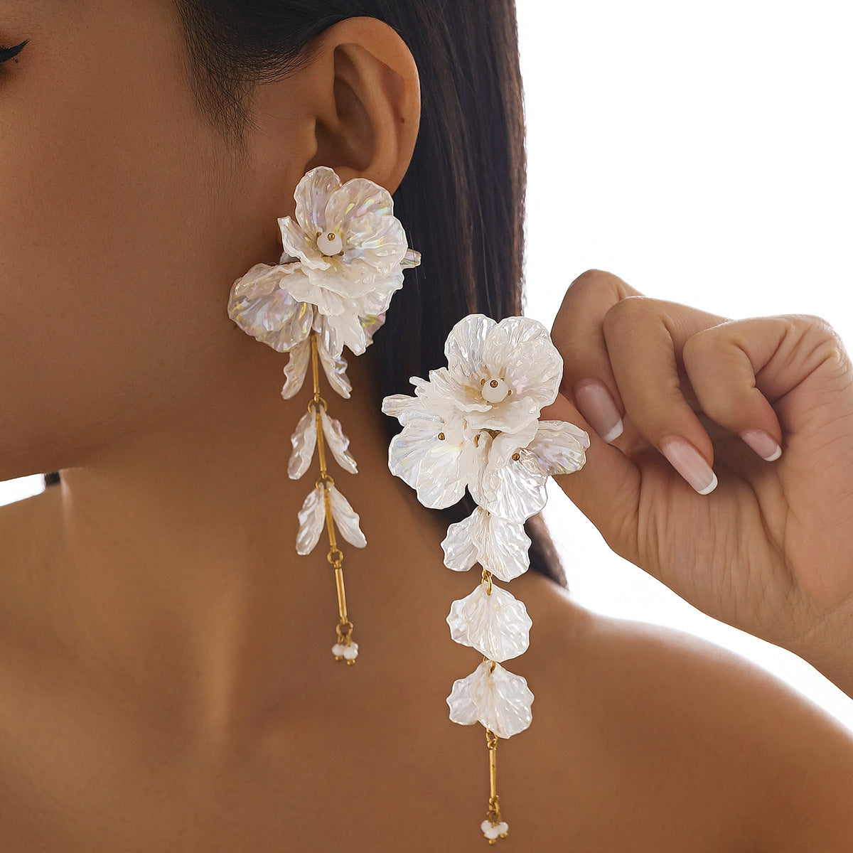 Iridescent Floral Statement Jewellery Set — earring detail