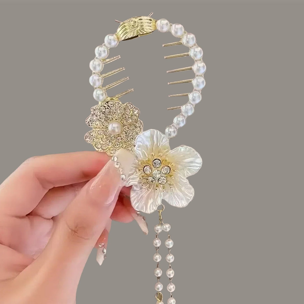 Floral Hair Pin with Pearl Details in White — detail view