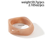 Minimalist Glossy Bangle Set of 3 in pink — detail view