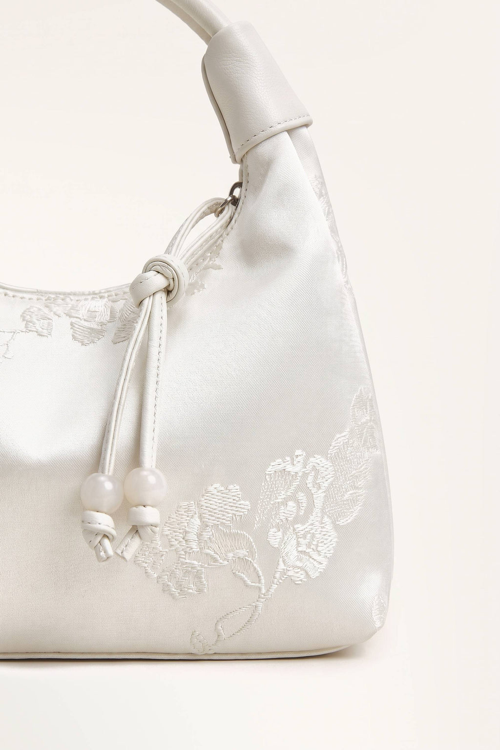 Camille blossom silk-look shoulder bag in White — detail