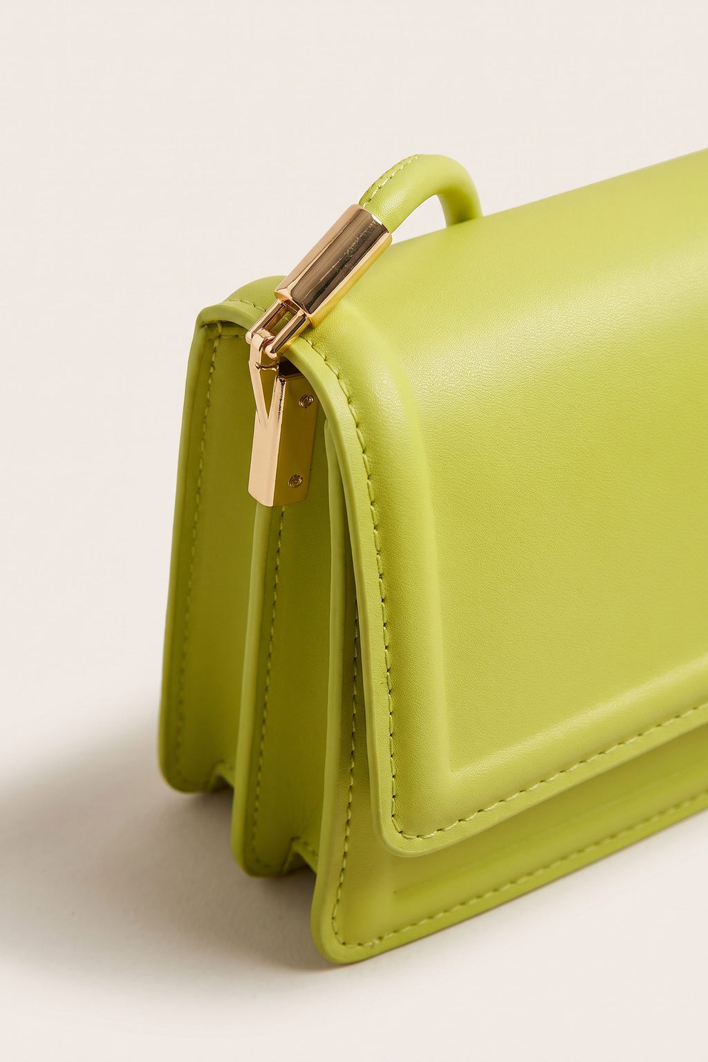 Harriet shoulder bag in green — detail