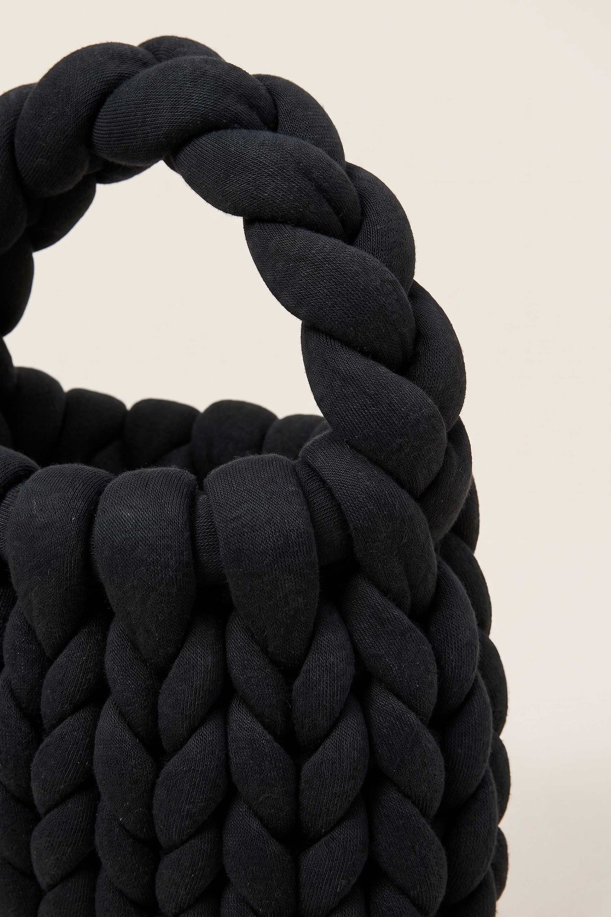 Ottilie tote bag in black — detail