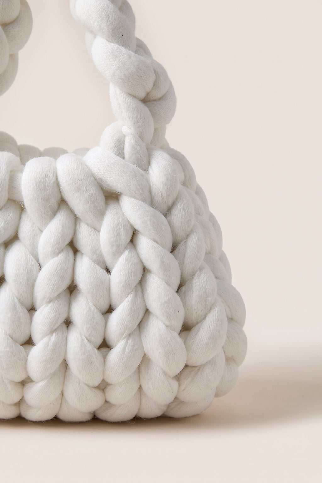 Ottilie tote bag in white — detail