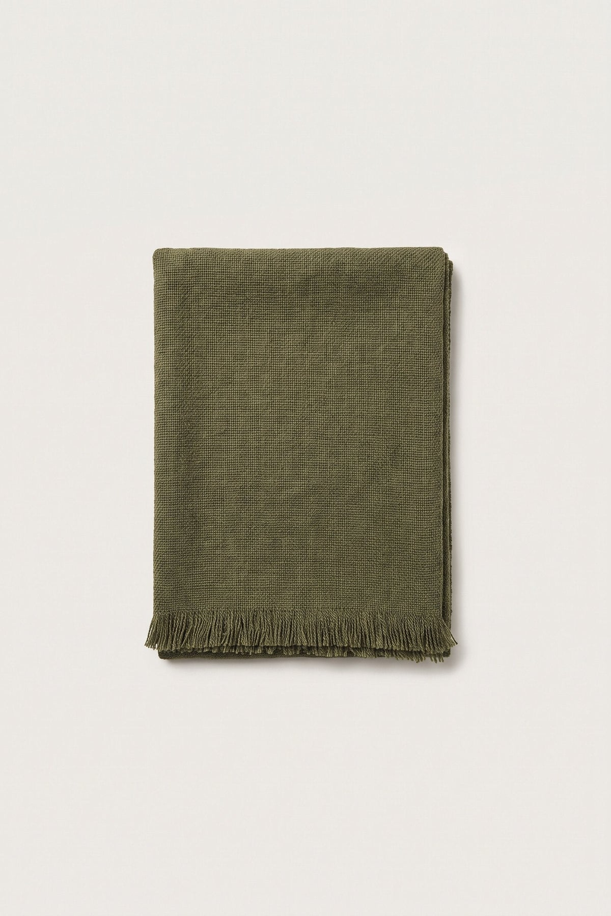 Åke scarf in olive green — front view