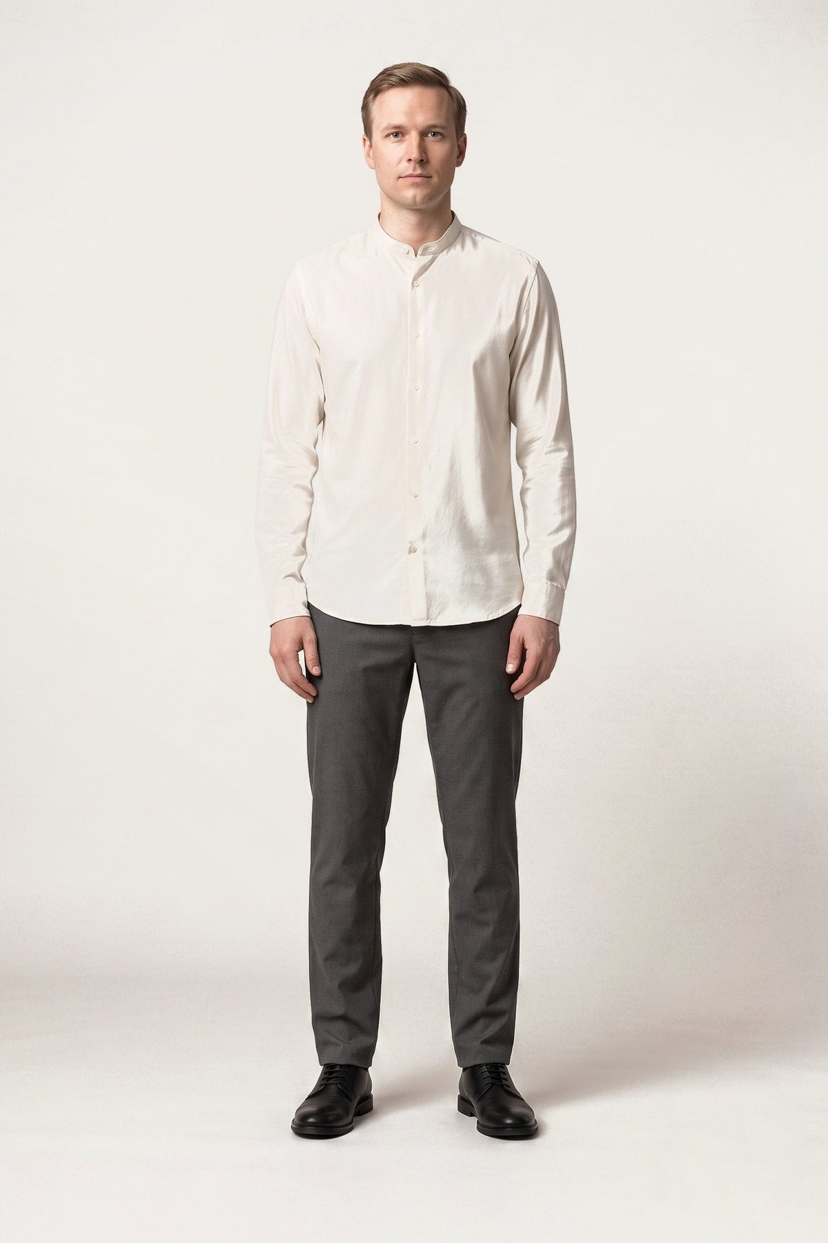 Elof shirt in off-white — front view