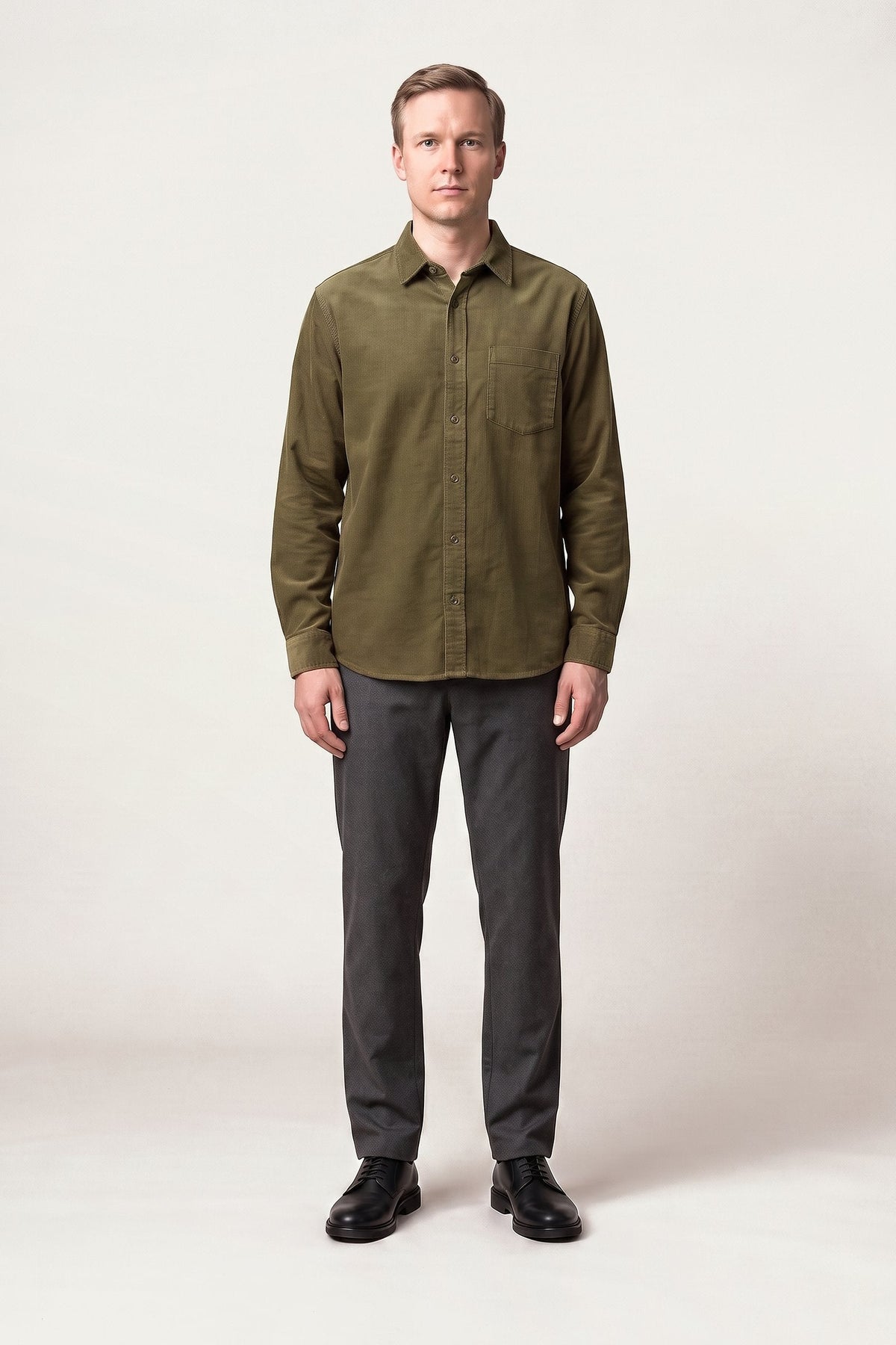 Gunnar shirt in olive green — front view