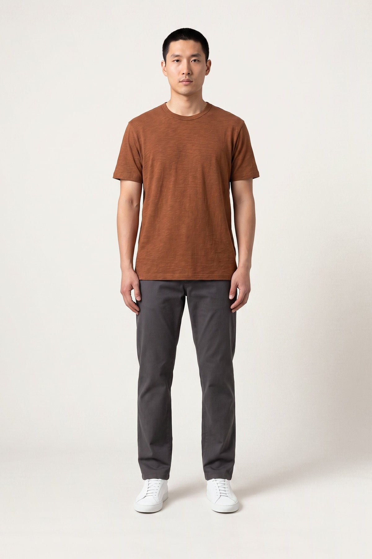 Leif T-shirt in rust brown — front view on model