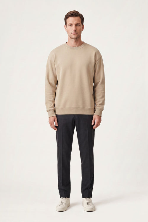 Vik sweatshirt in sand — front view