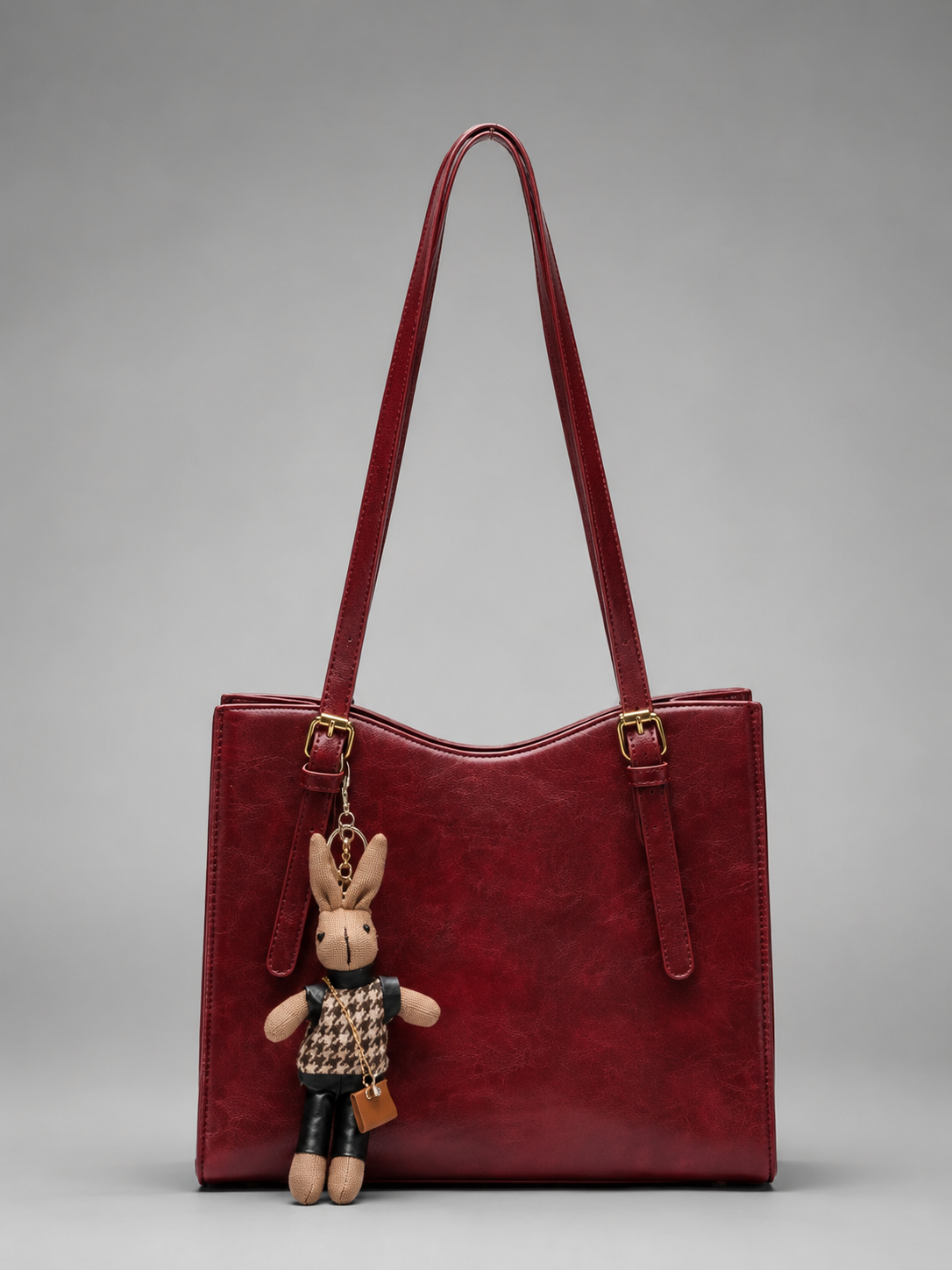 Avignon tote bag in Red — on model